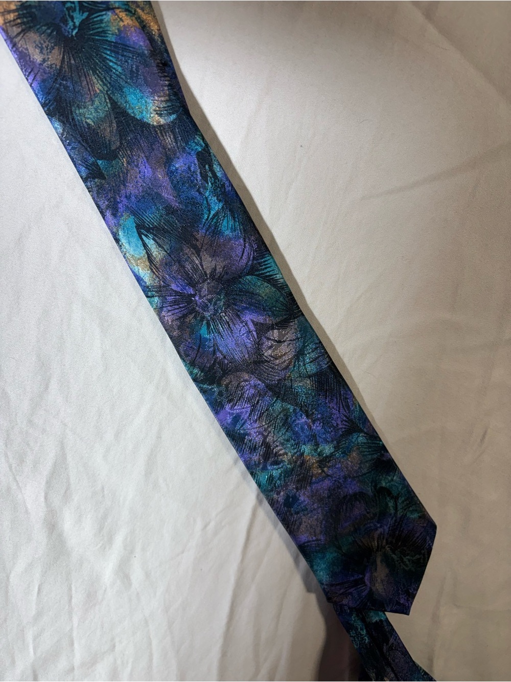 Men's Floral Silk Tie in Blue & Purple